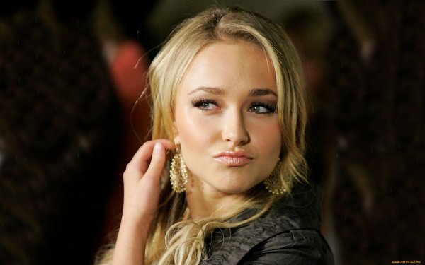 Celebrity - hayden panettiere Wallpapers and Backgrounds