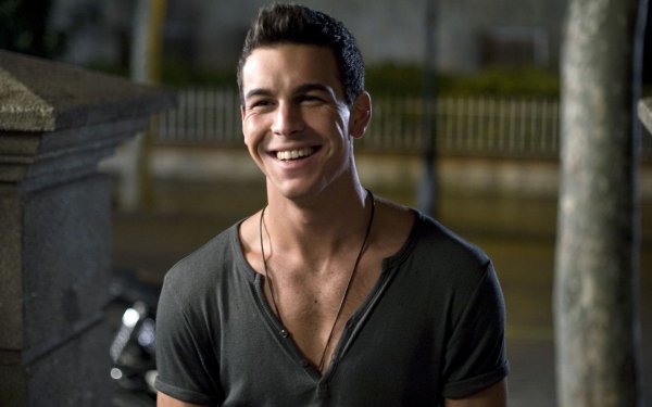 Men - mario casas Wallpapers and Backgrounds
