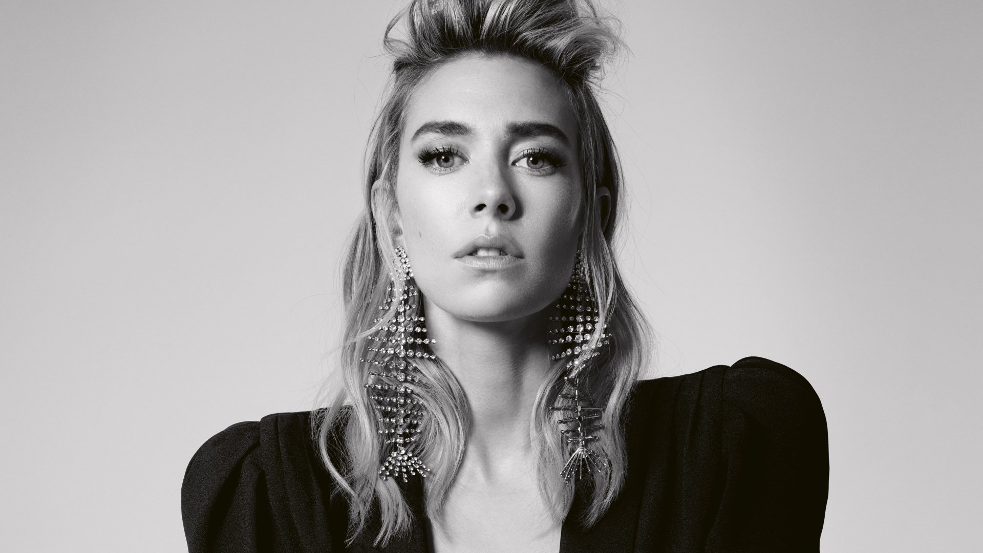 Download Earrings Monochrome Actress English Celebrity Vanessa Kirby 4k Ultra HD Wallpaper