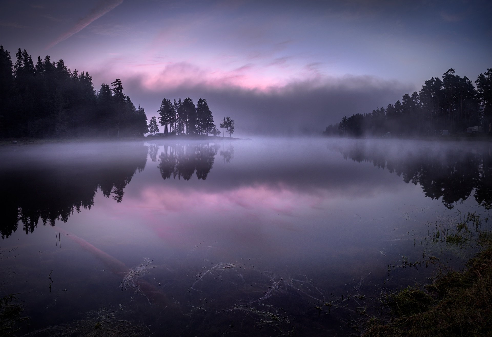 Serene Foggy Lake Reflection – HD Nature Wallpaper | 1920x1316 ...
