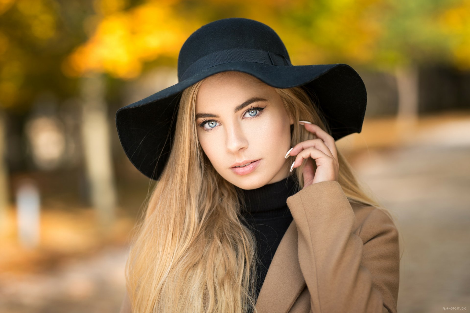 Download Blue Eyes Hat Blonde Depth Of Field Woman Model HD Wallpaper ...