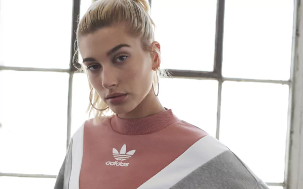 Celebrity Hailey Baldwin HD Desktop Wallpaper | Background Image