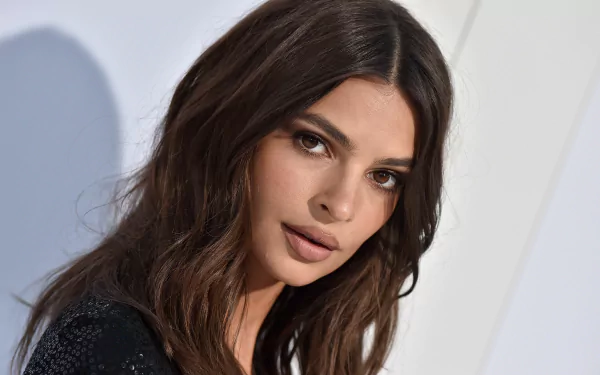 Celebrity Emily Ratajkowski HD Desktop Wallpaper | Background Image