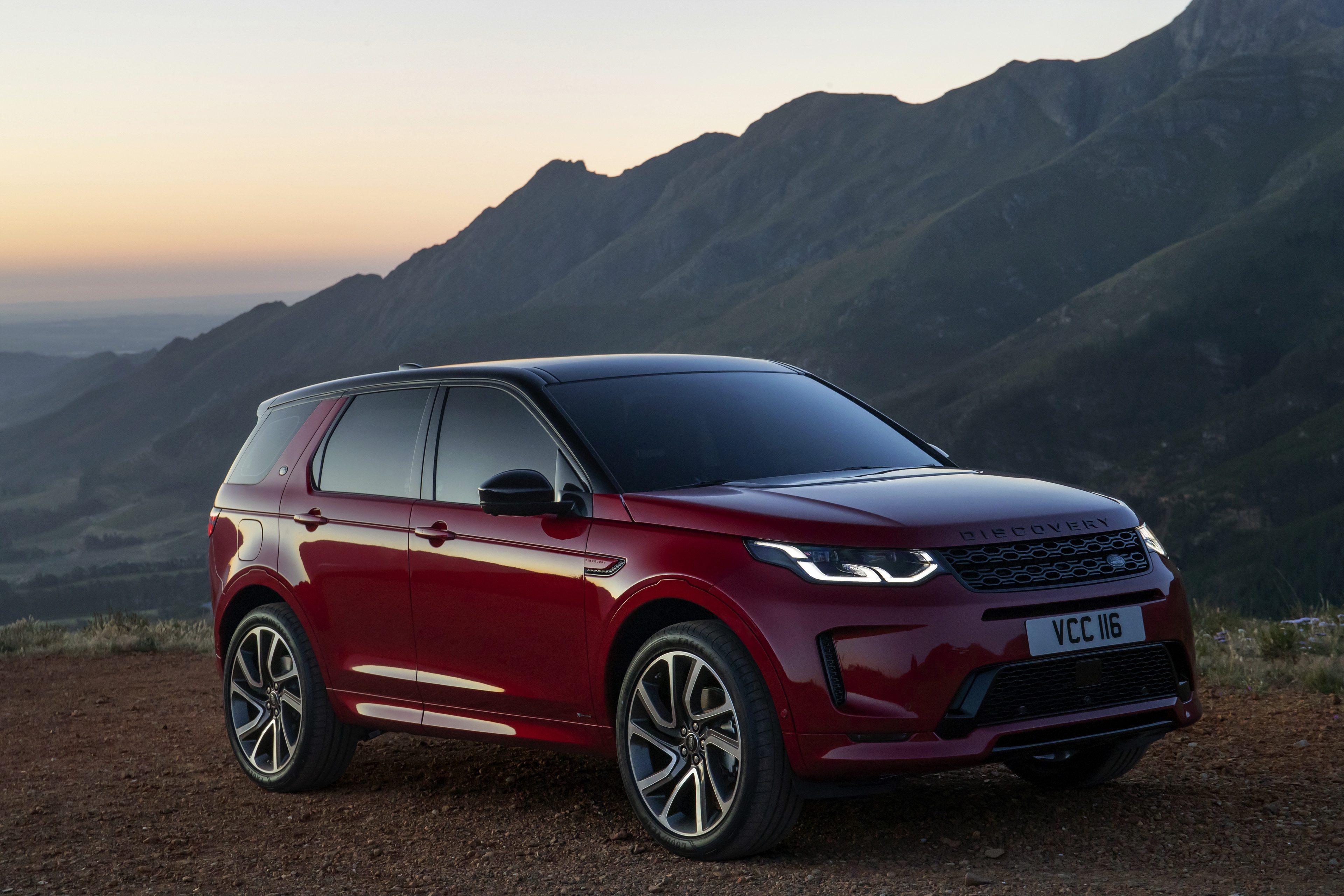 10+ 4K Land Rover Discovery Sport Wallpapers | Background Images