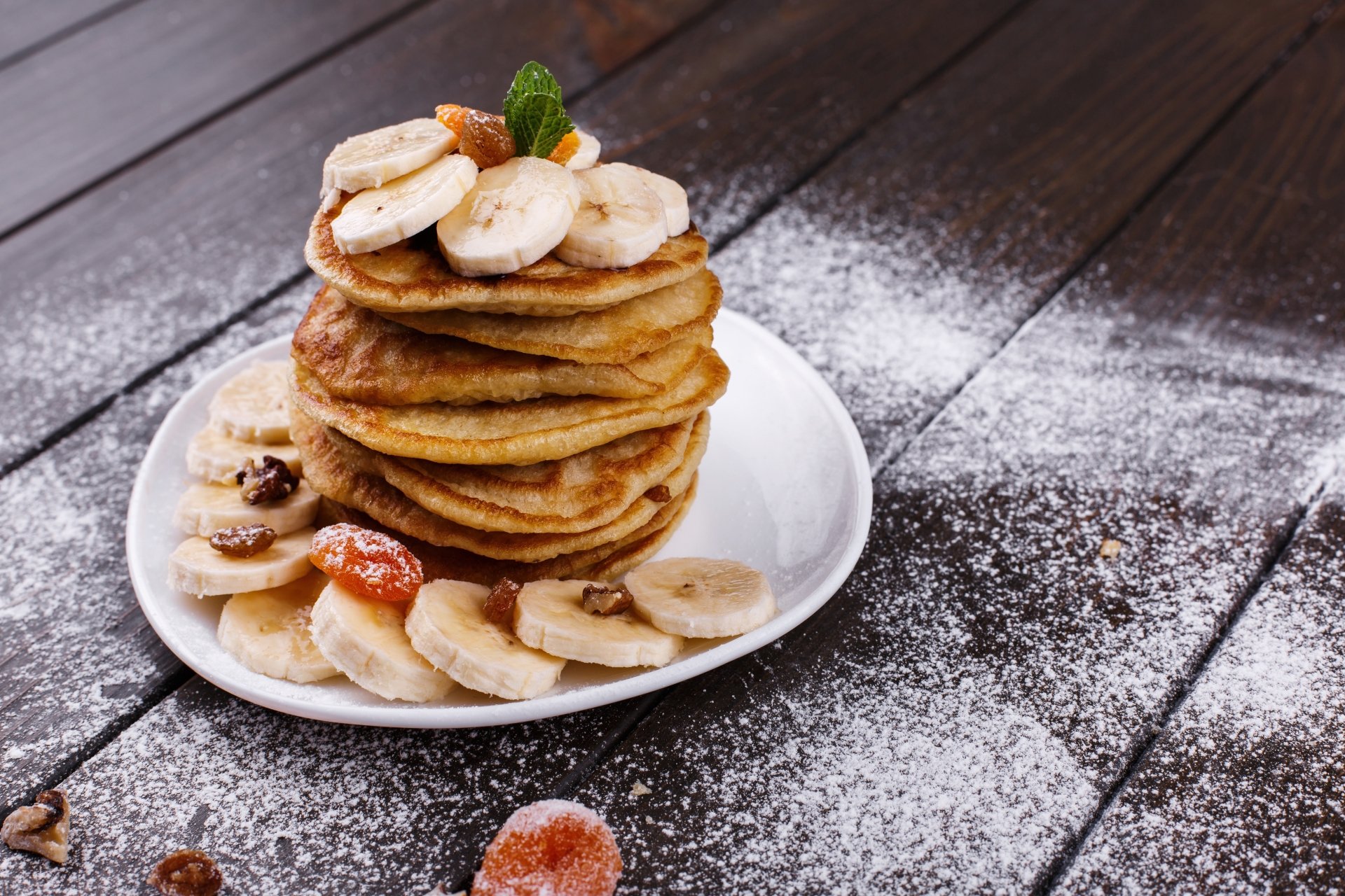 Banana Oatmeal Pancakes