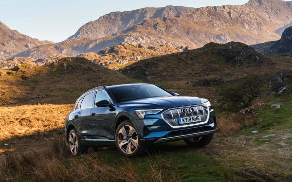 SUV car Audi vehicle Audi Q7 HD Desktop Wallpaper | Background Image