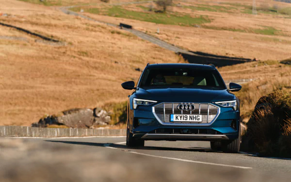 SUV car Audi vehicle Audi Q7 HD Desktop Wallpaper | Background Image