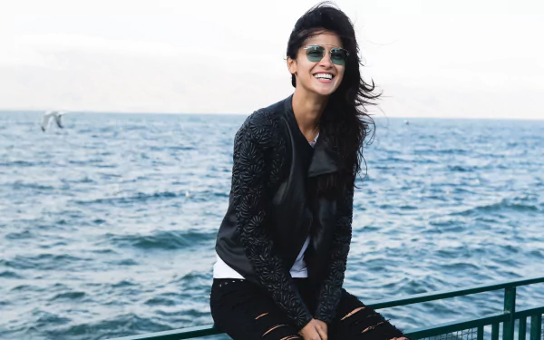 black hair sunglasses smile depth of field Russian actress woman Ravshana Kurkova HD Desktop Wallpaper | Background Image