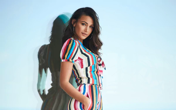 black hair reflection English actress woman Michelle Keegan HD Desktop Wallpaper | Background Image