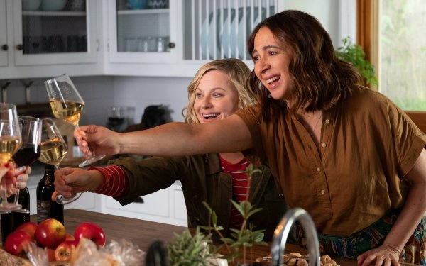 Movie Wine Country Amy Poehler Maya Rudolph HD Wallpaper | Background Image