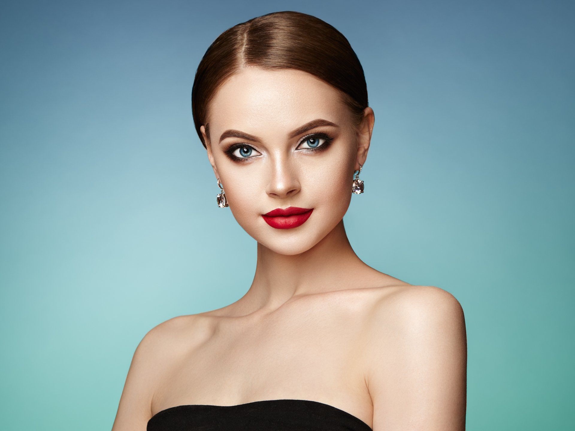 Download Blue Eyes Earrings Lipstick Face Woman Model 4k Ultra Hd Wallpaper