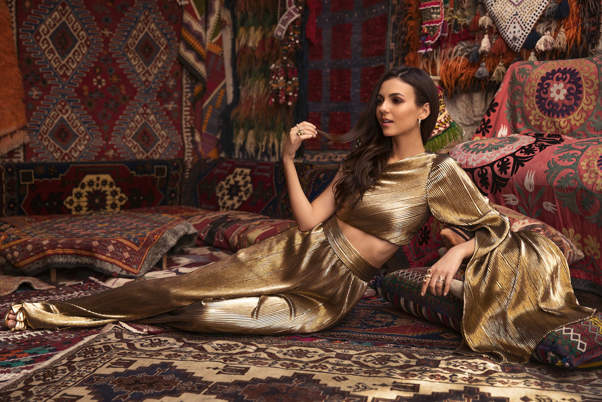 Download Brunette Singer American Actress Celebrity Victoria Justice 4k Ultra HD Wallpaper