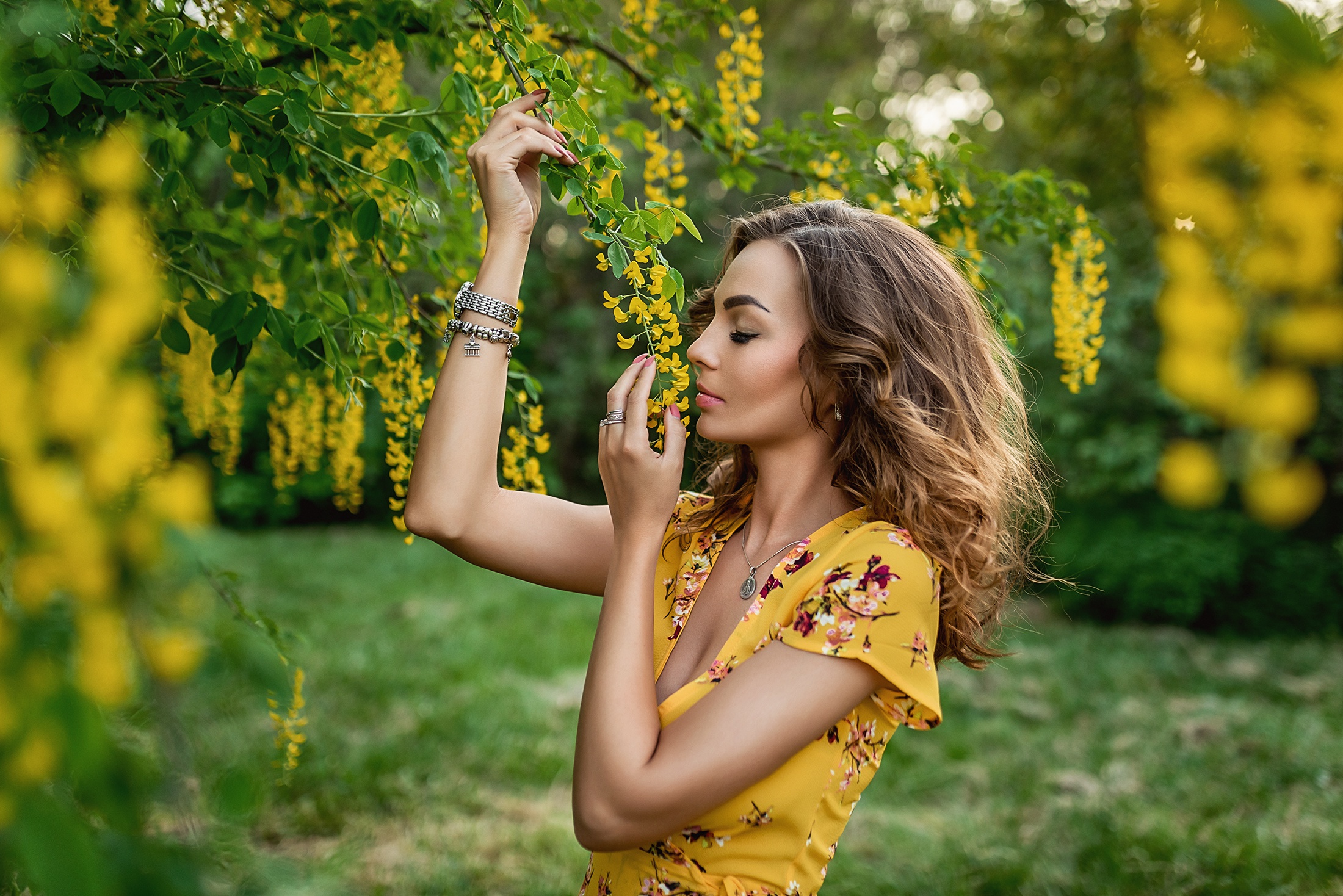 Download Depth Of Field Brunette Model Woman Mood Hd Wallpaper By Georgiy Dyakov