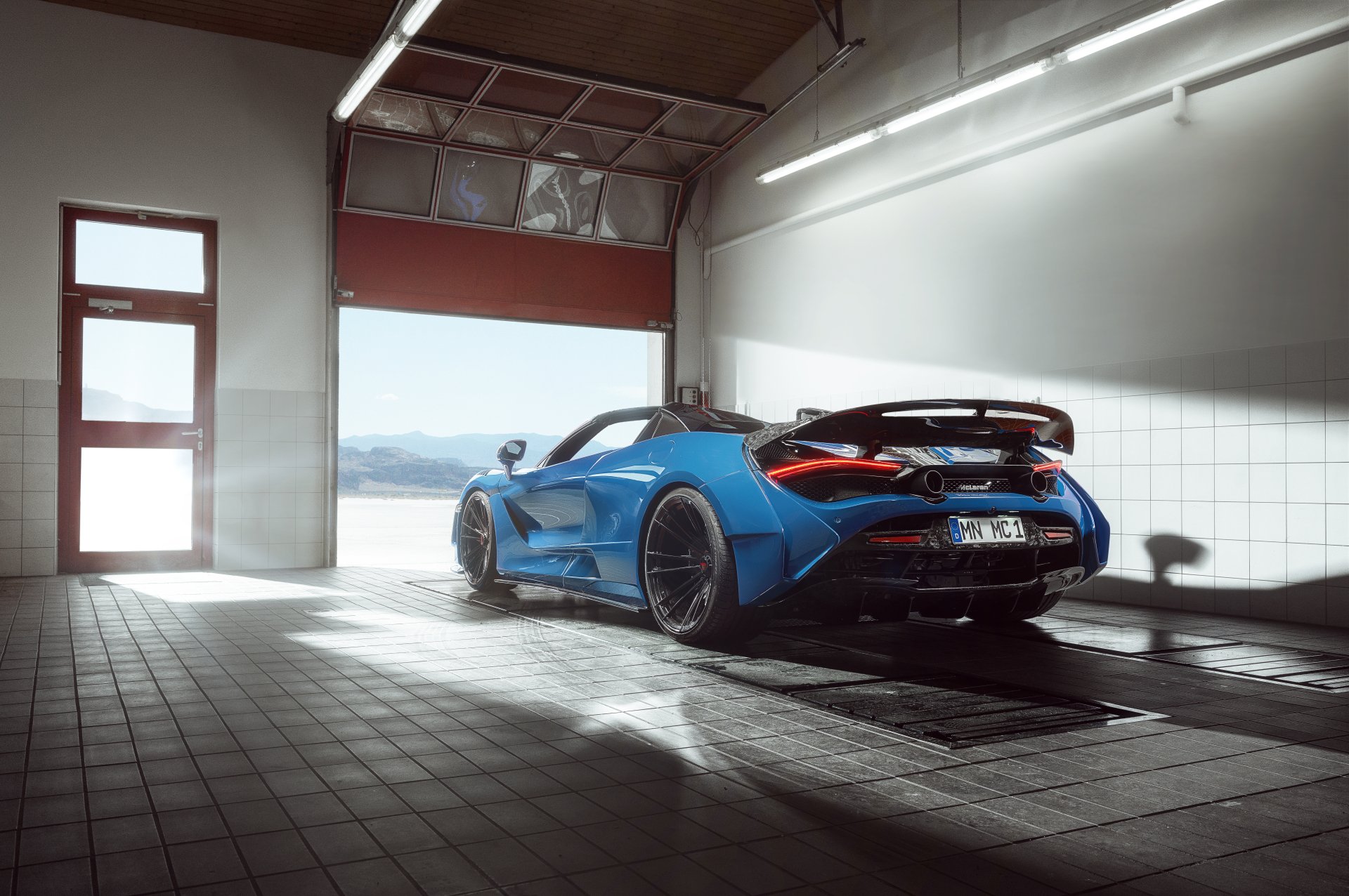 Download Vehicle McLaren 720S 8k Ultra HD Wallpaper