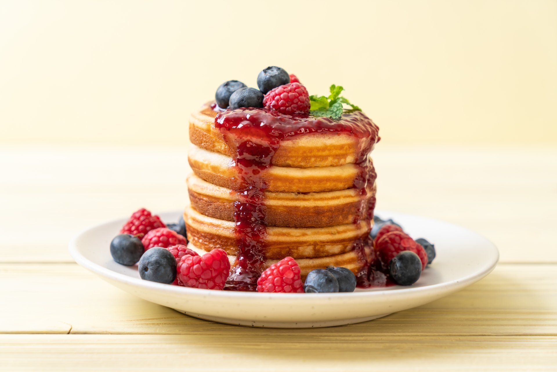 Download Breakfast Fruit Blueberry Raspberry Berry Food Pancake 8k Ultra HD Wallpaper