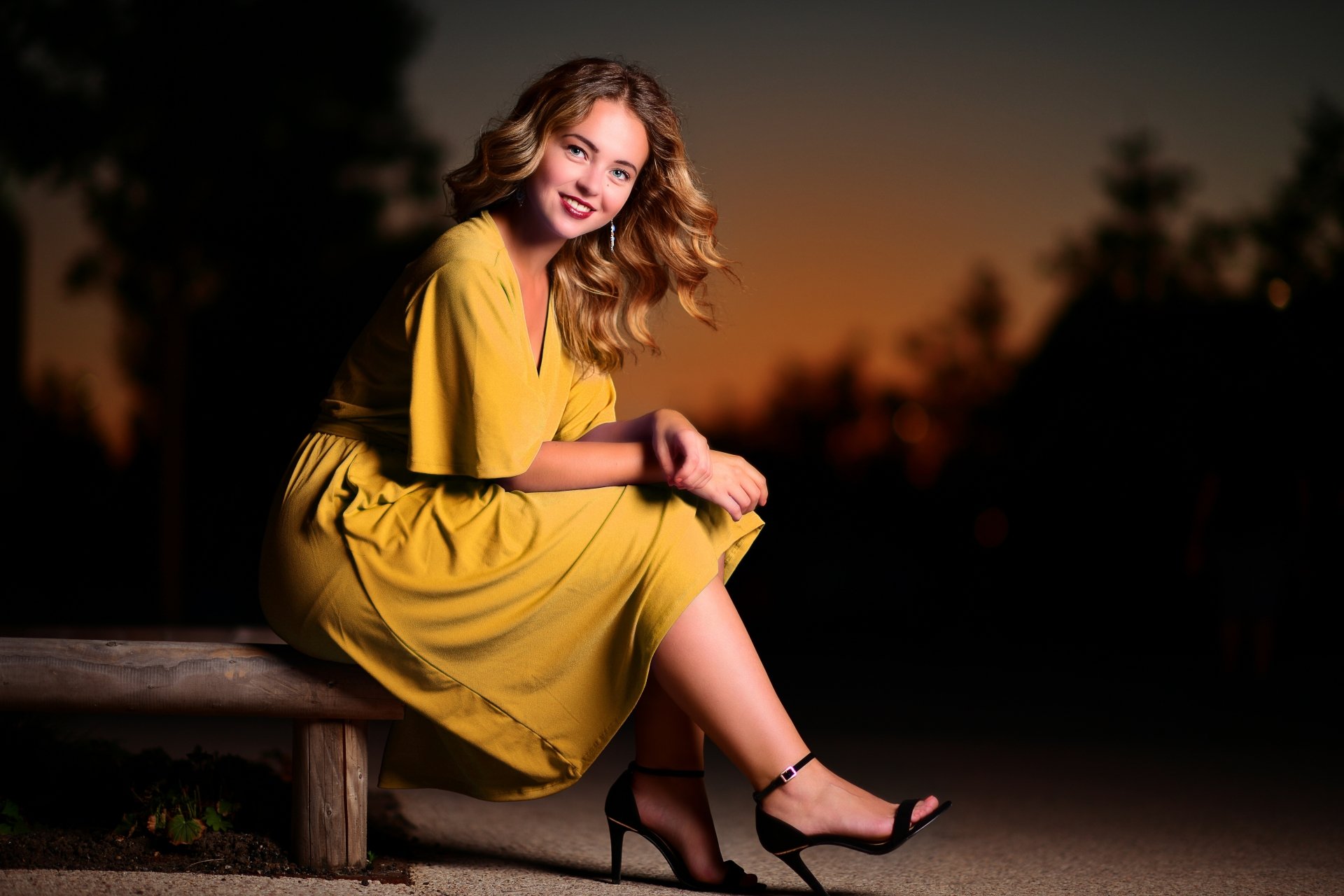 Download Yellow Dress Depth Of Field Lipstick High Heels Smile Woman Model 4k Ultra HD Wallpaper