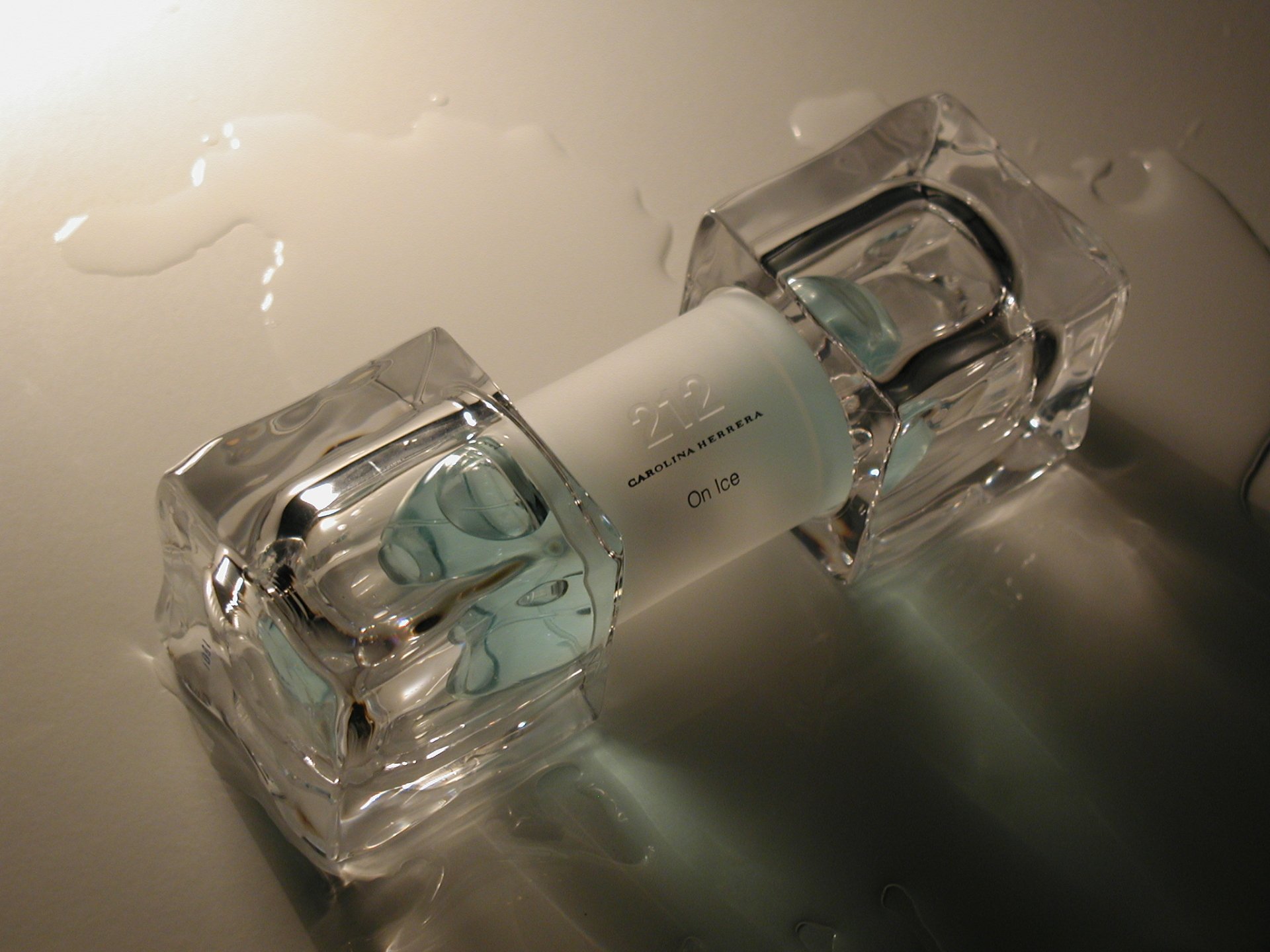 Download Photography Perfume HD Wallpaper