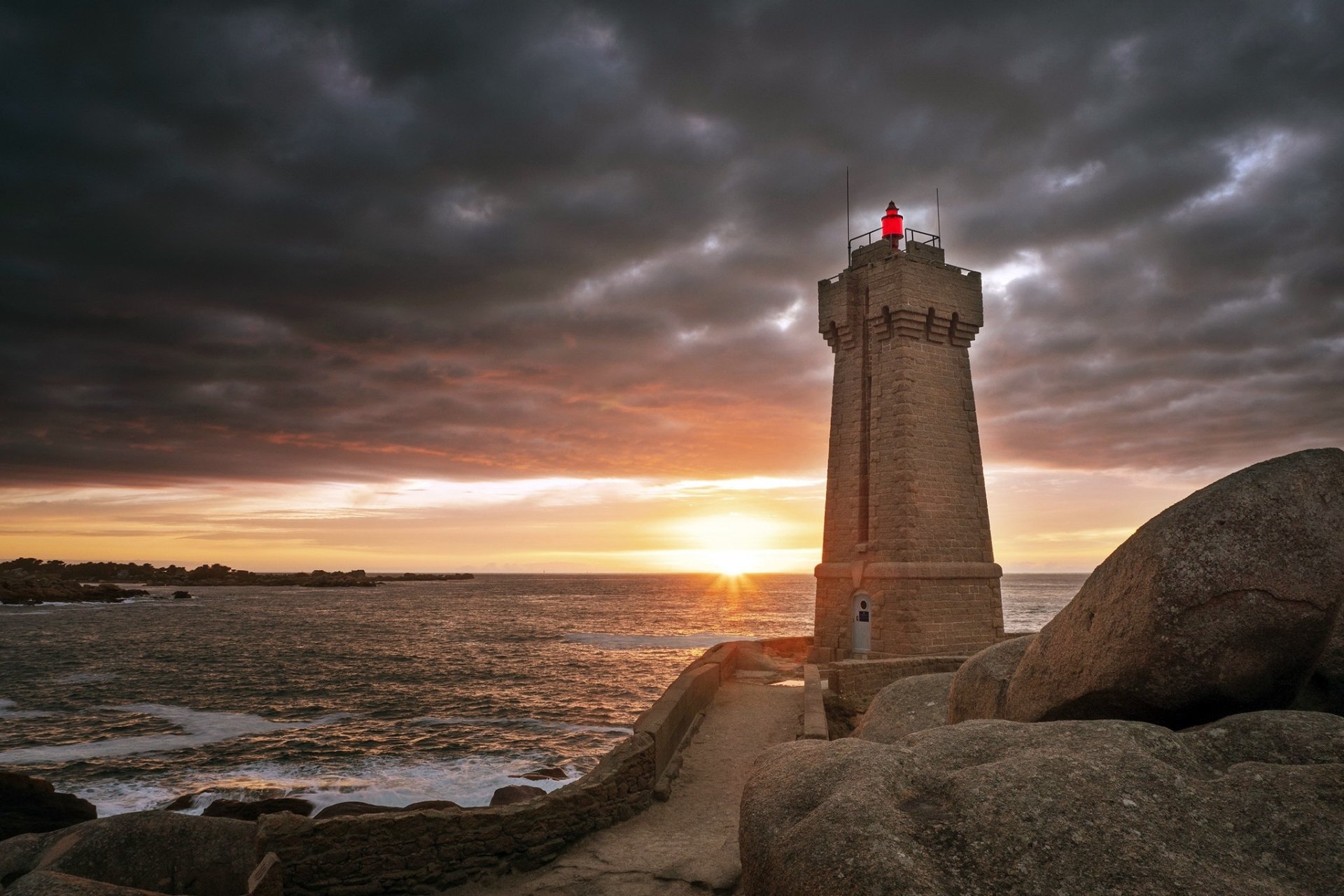 Download Man Made Lighthouse HD Wallpaper | 2048x1366 | Wallpaper Abyss