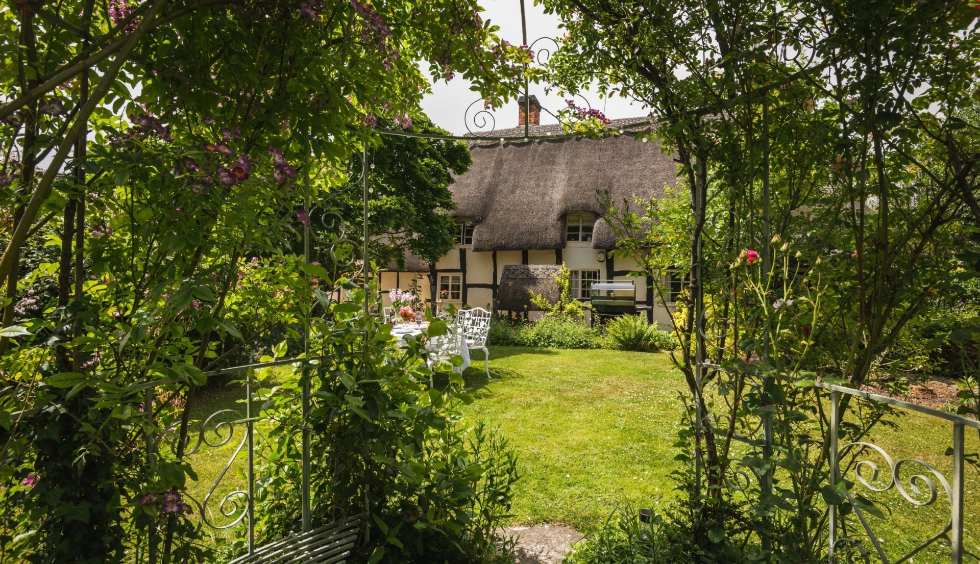 Download Man Made Cottage HD Wallpaper