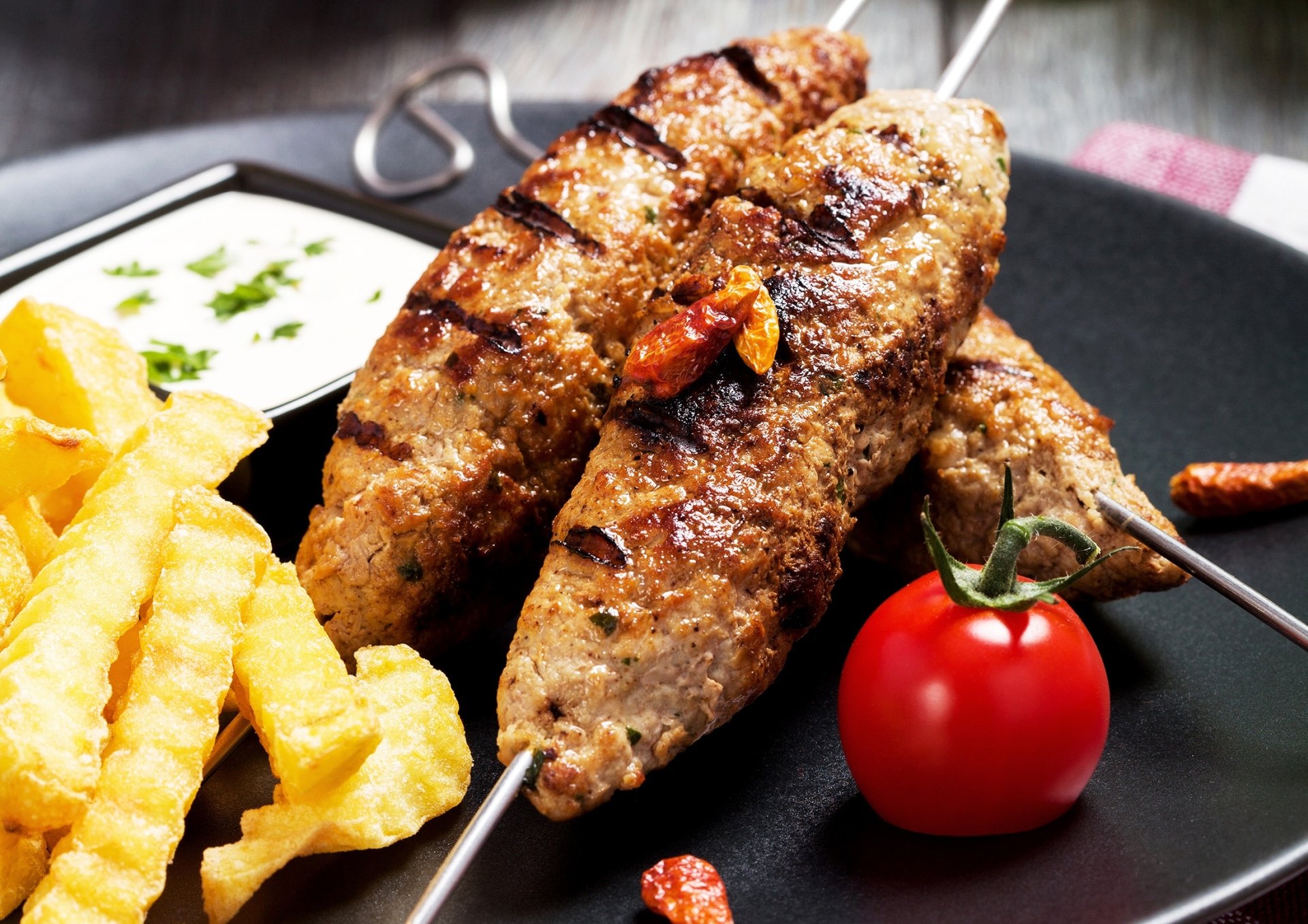 Download Barbecue Tomato Kebab Food Meat HD Wallpaper