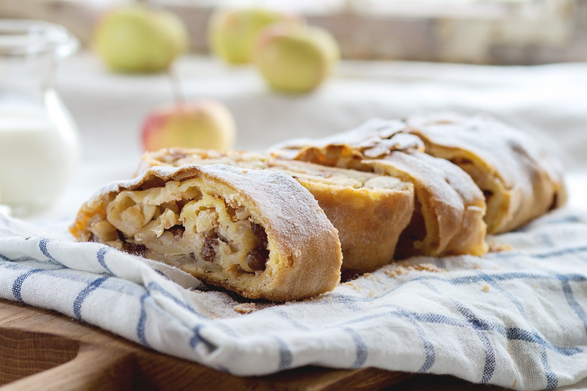 Download Strudel Apple Food Baking HD Wallpaper