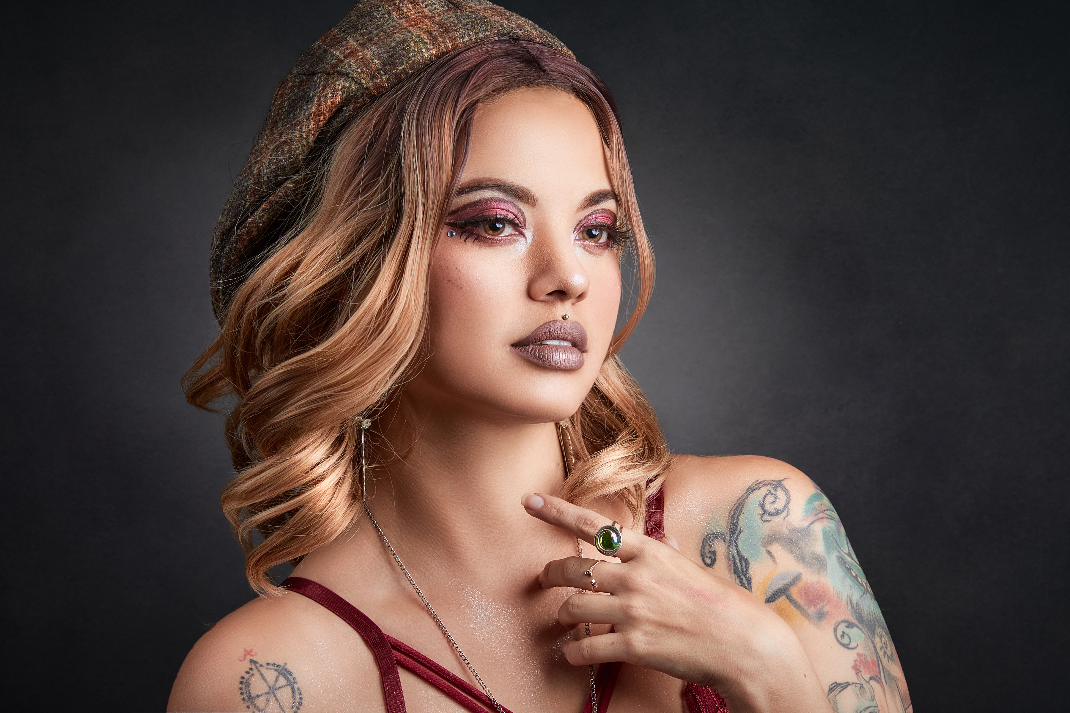 Download Brown Eyes Brunette Lipstick Model Woman Tattoo Hd Wallpaper