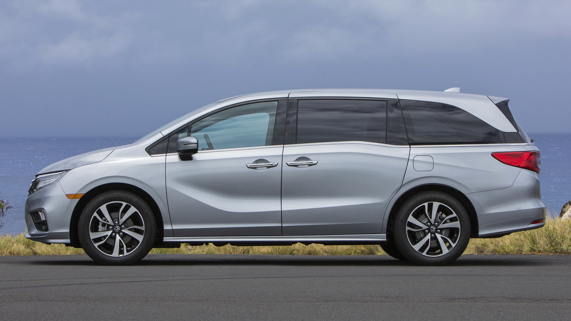 Download Car Silver Car Minivan Vehicle Honda Odyssey Elite HD Wallpaper