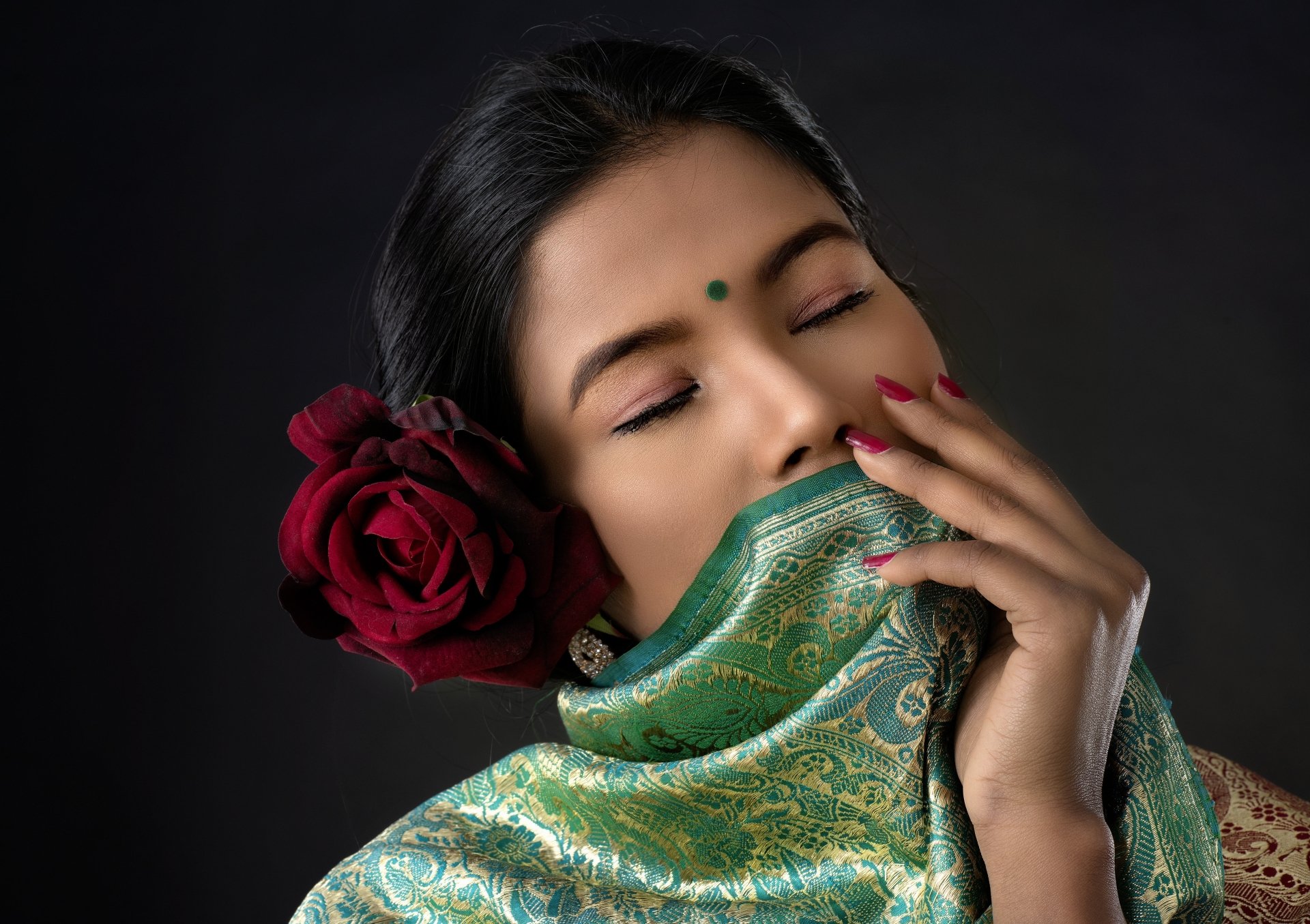 Download Portrait Style Woman Indian 4k Ultra HD Wallpaper