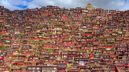  Larung Gar, Tibetan Buddhist city