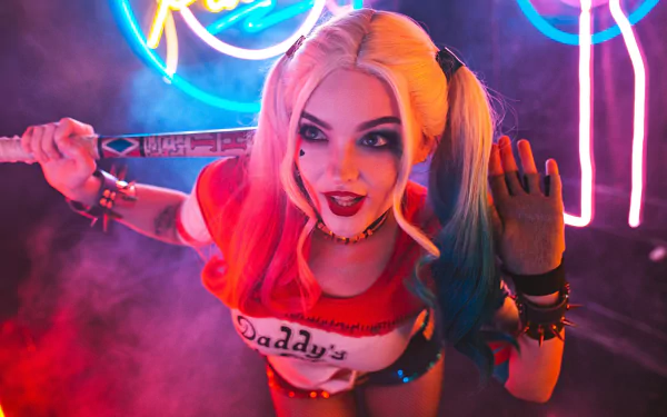 lipstick blonde model DC Comics Harley Quinn baseball bat woman cosplay HD Desktop Wallpaper | Background Image