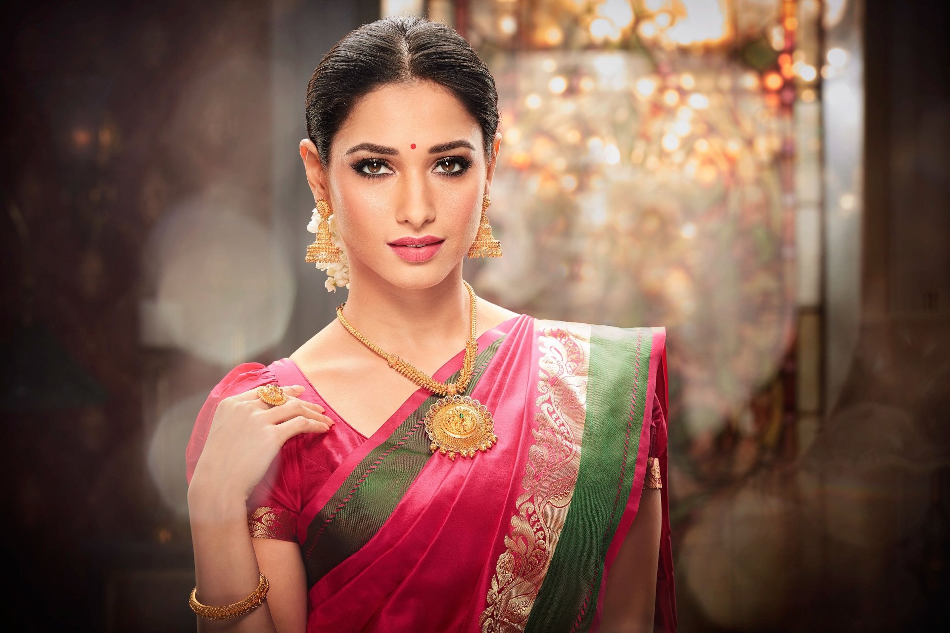 Download Celebrity Tamannaah Bhatia 4k Ultra HD Wallpaper
