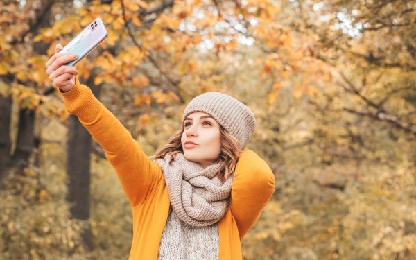 Women Model Hat Scarf Selfie Depth Of Field Smartphone HD Wallpaper | Background Image