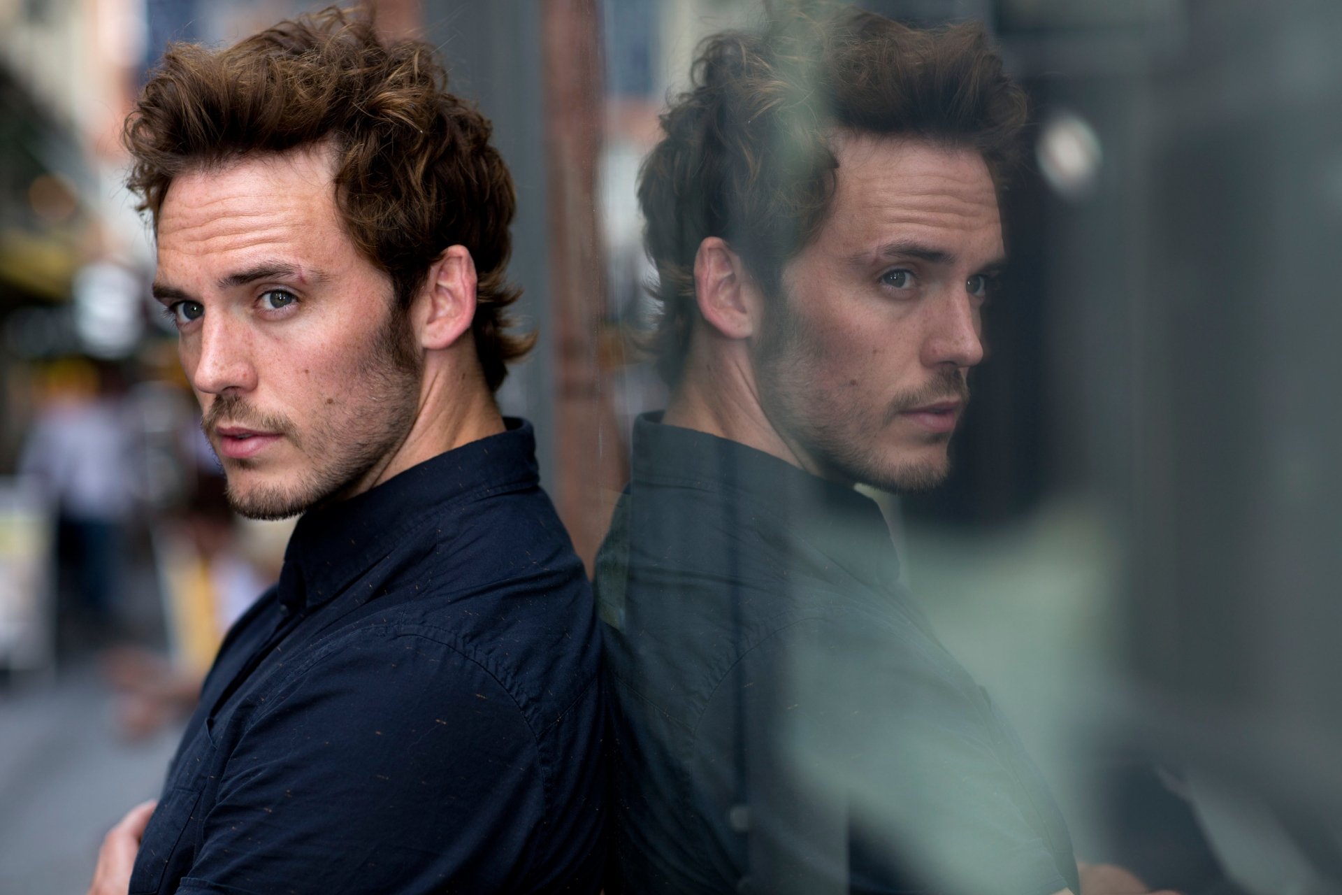 Download English Actor Reflection Celebrity Sam Claflin 4k Ultra HD Wallpaper