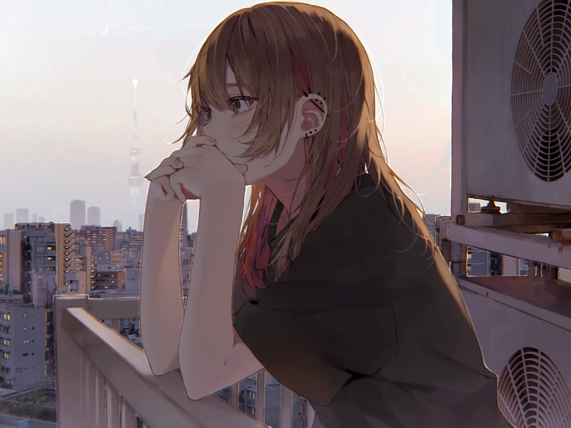 Anime-style HD desktop wallpaper of a blonde woman with brown eyes and earrings, gazing thoughtfully from a balcony overlooking a cityscape at dusk.