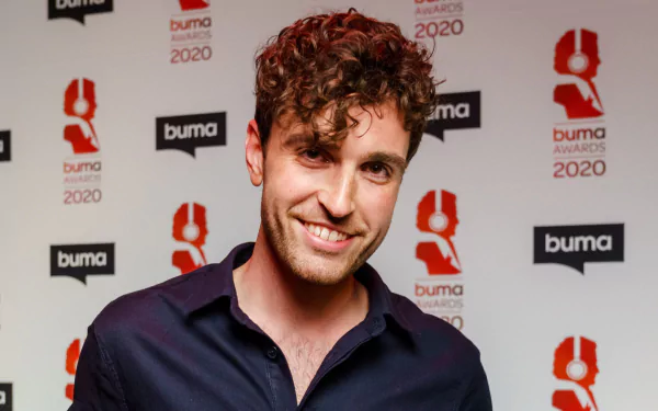smile singer Dutch music Duncan Laurence HD Desktop Wallpaper | Background Image
