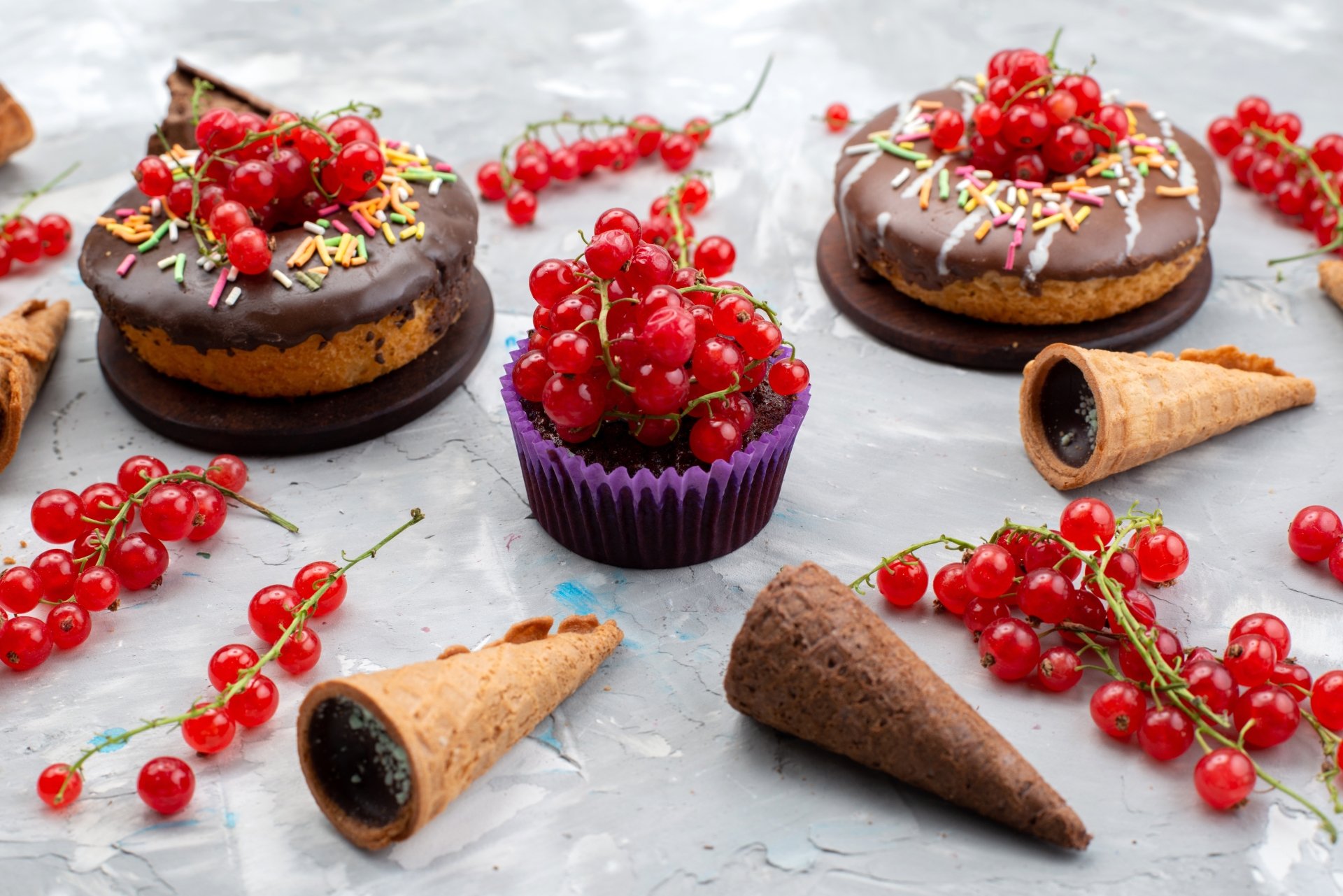 Download Doughnut Cupcake Berry Waffle Cone Currants Food Still Life 4k Ultra HD Wallpaper