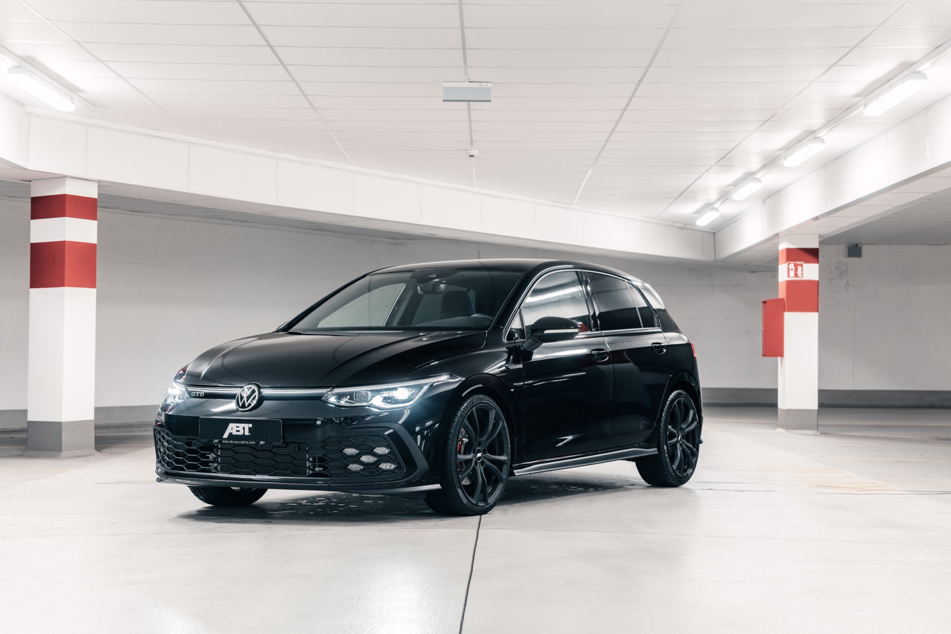 Download Vehicle Volkswagen Golf HD Wallpaper