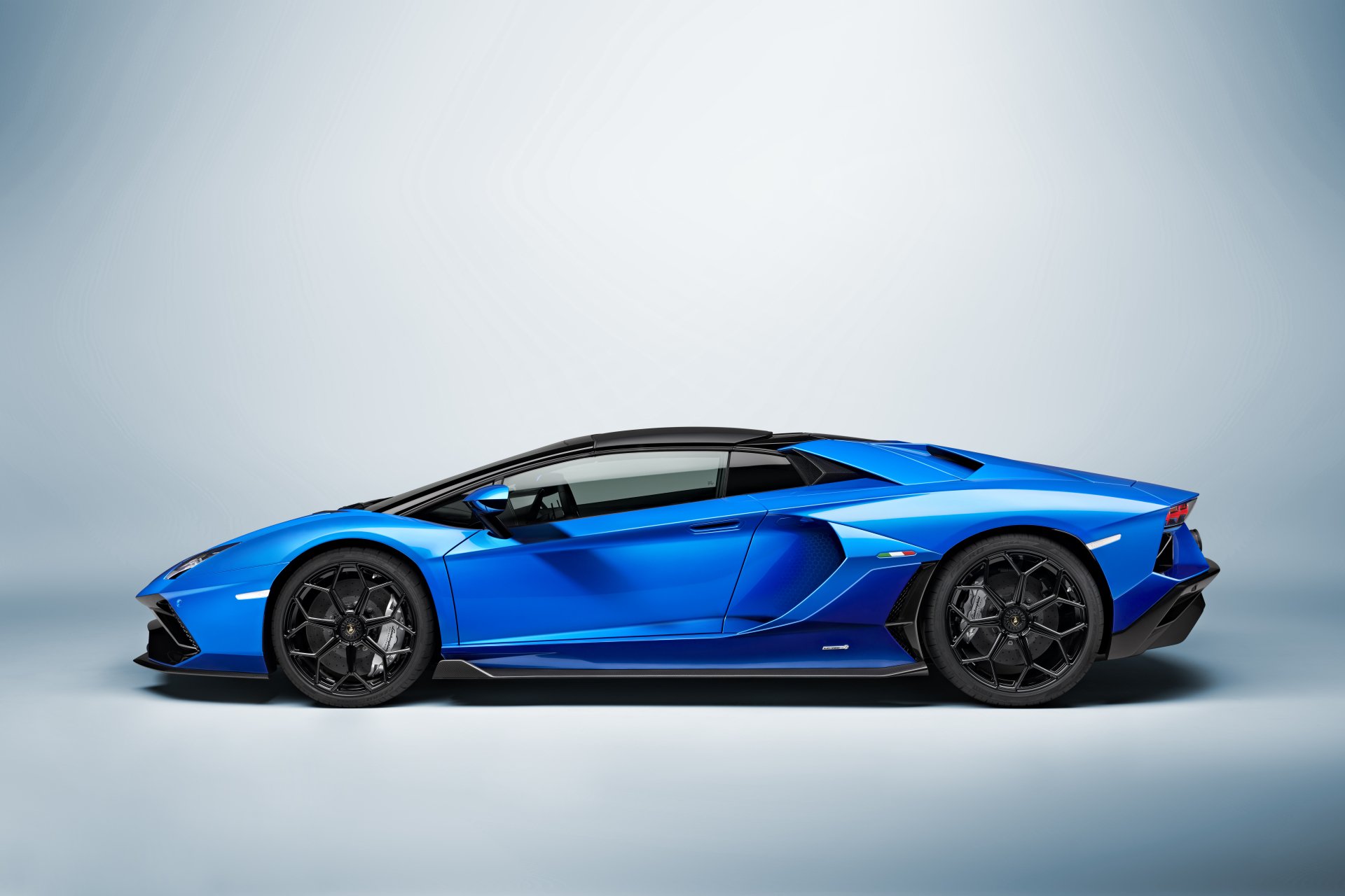 Lamborghini Aventador Roadster lp700 4 Blue