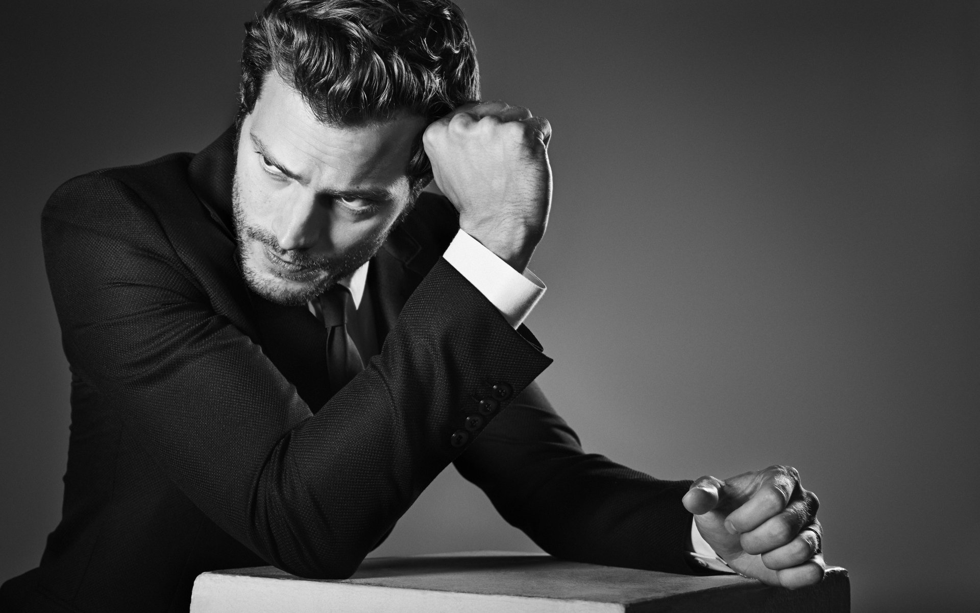 Download Celebrity Jamie Dornan HD Wallpaper