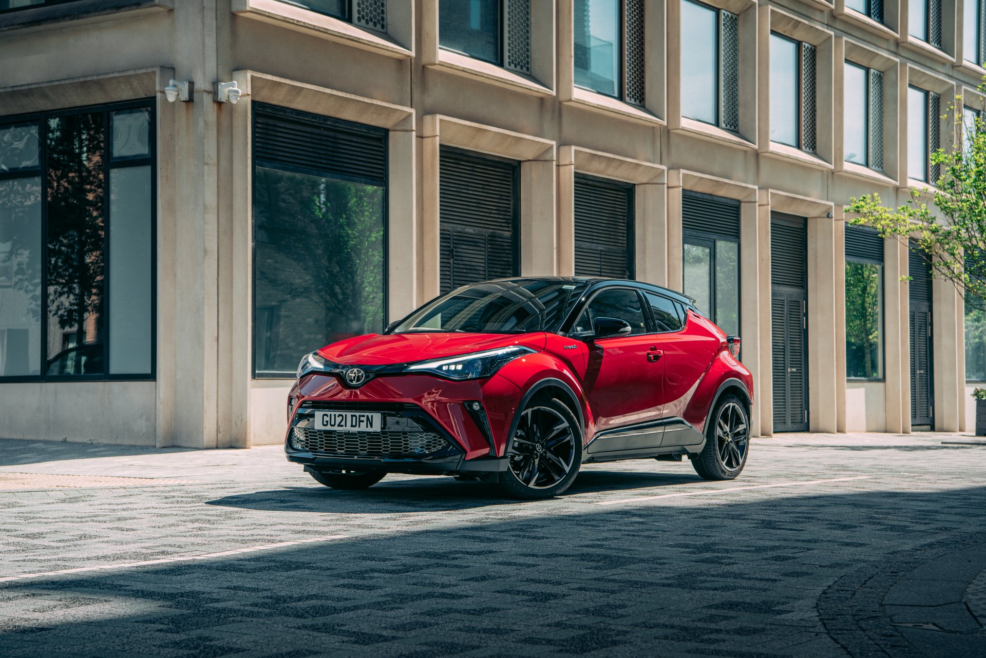 Download SUV Vehicle Toyota C-HR 4k Ultra HD Wallpaper