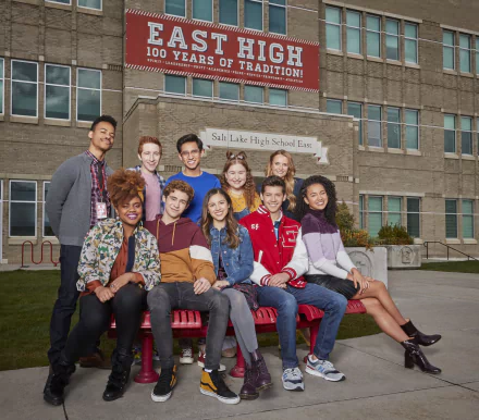 Sofia Wylie Olivia Rodrigo Matt Cornett Mark St. Cyr Larry Saperstein Kate Reinders Julia Lester Joshua Bassett Frankie A. Rodriguez Dara Reneé TV Show High School Musical: The Musical: The Series HD Desktop Wallpaper | Background Image