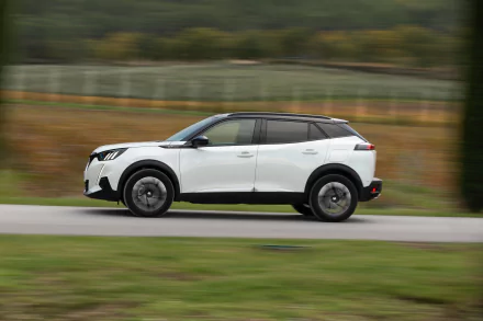  White 2019 Peugeot 2008 GT Line