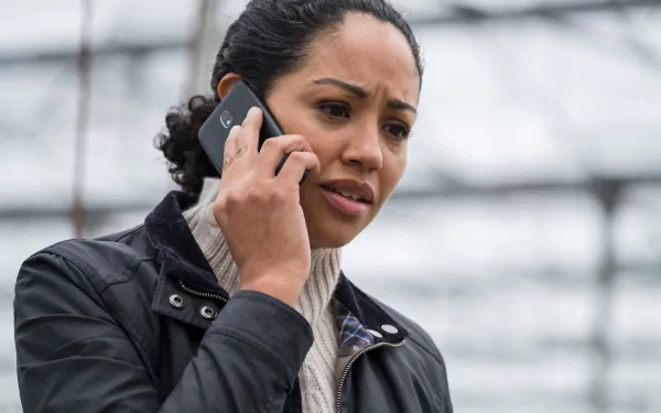 Finola Jones Riann Steele TV Show debris HD Desktop Wallpaper | Background Image