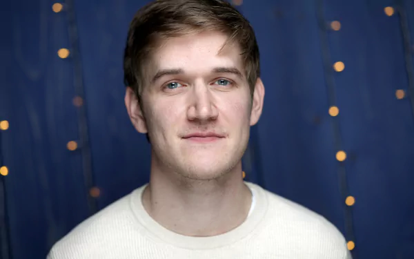 Celebrity Bo Burnham HD Desktop Wallpaper | Background Image