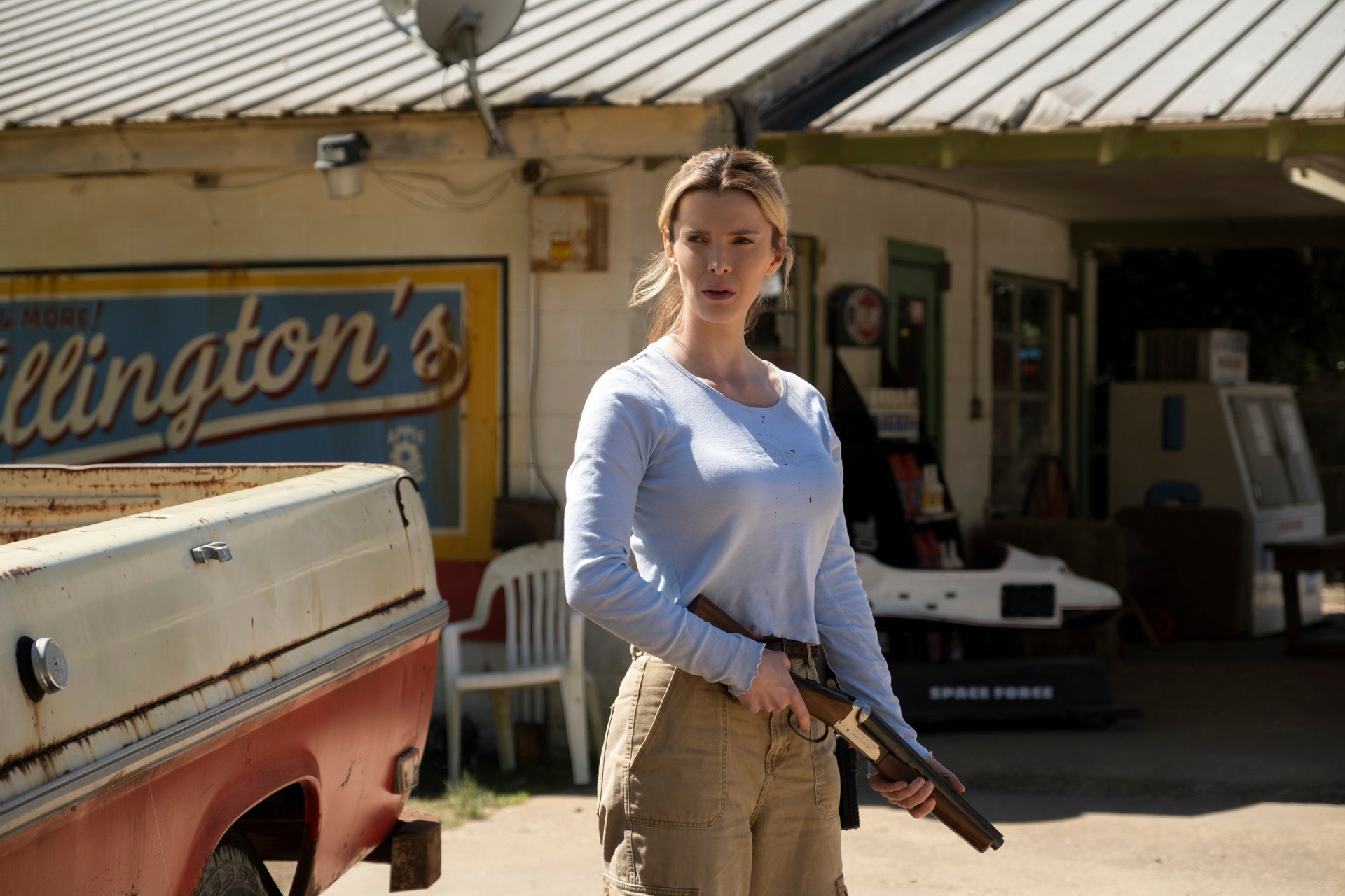 Betty Gilpin In The Hunt 2020 4K Ultra HD Movie Wallpaper 