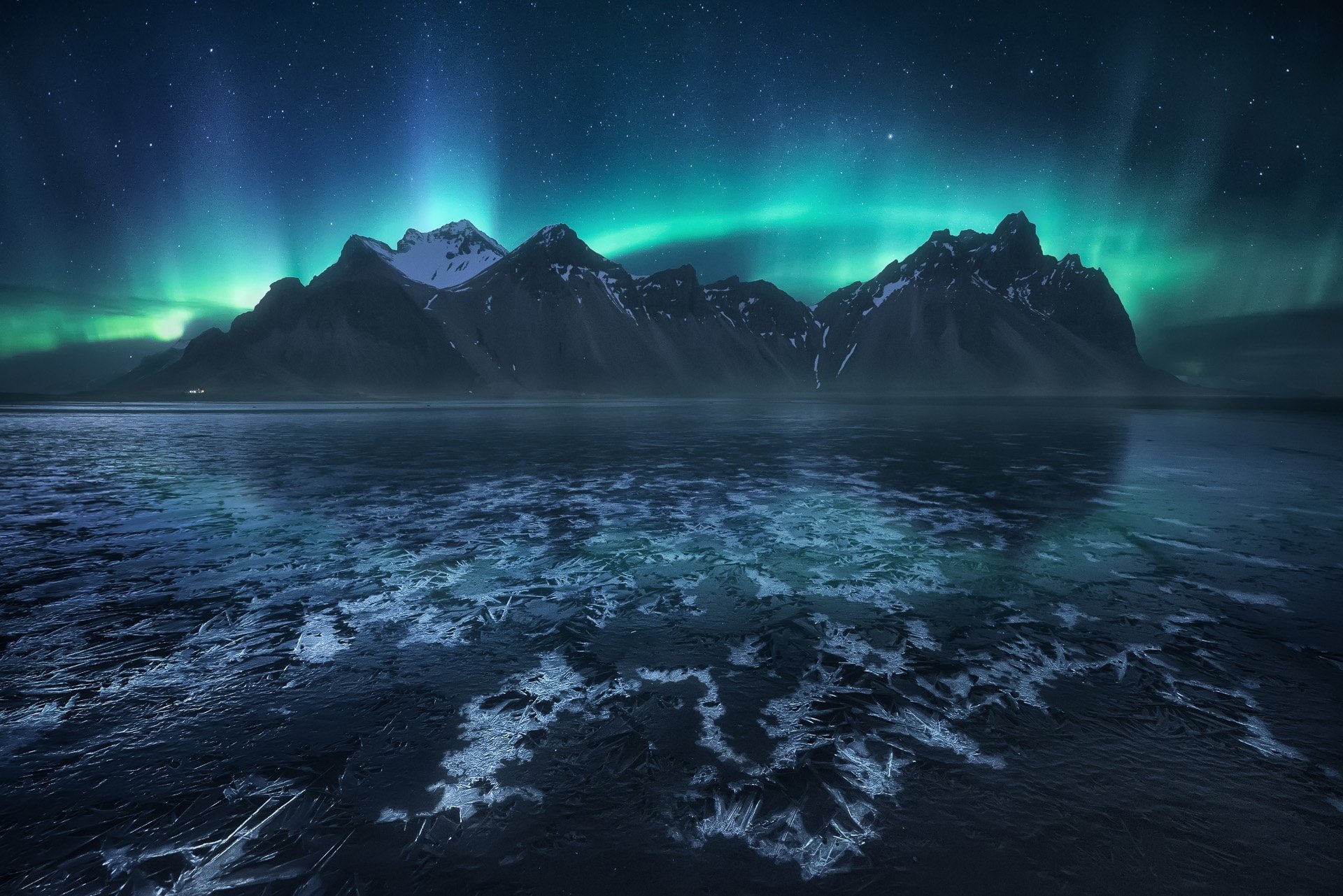 Download Iceland Night Nature Aurora Borealis HD Wallpaper, image size:1920x1281