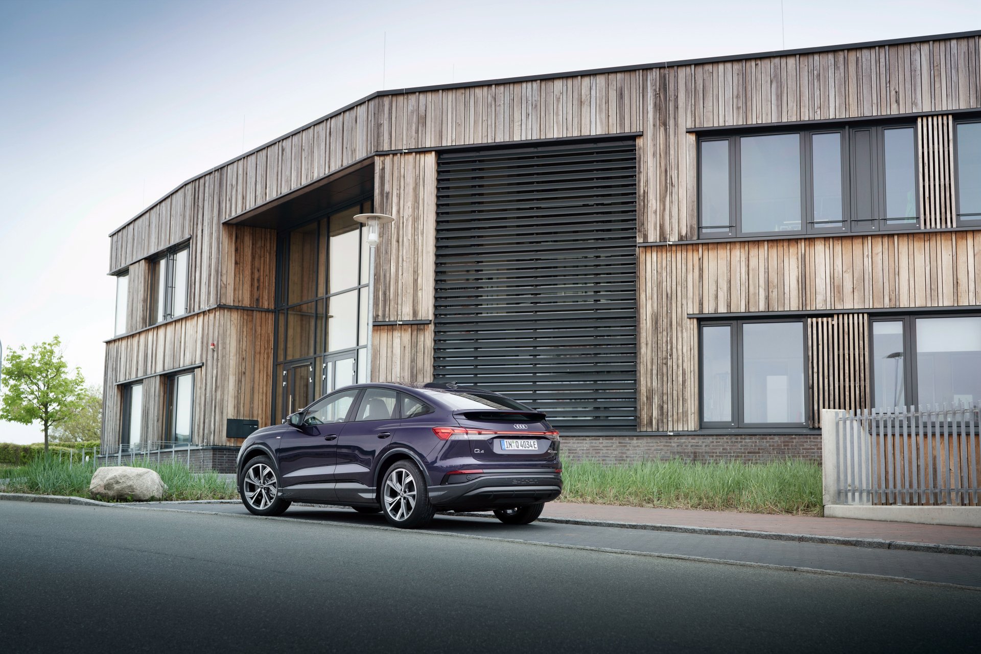 Download Electric Car SUV Vehicle Audi Q4 E-tron 4k Ultra HD Wallpaper