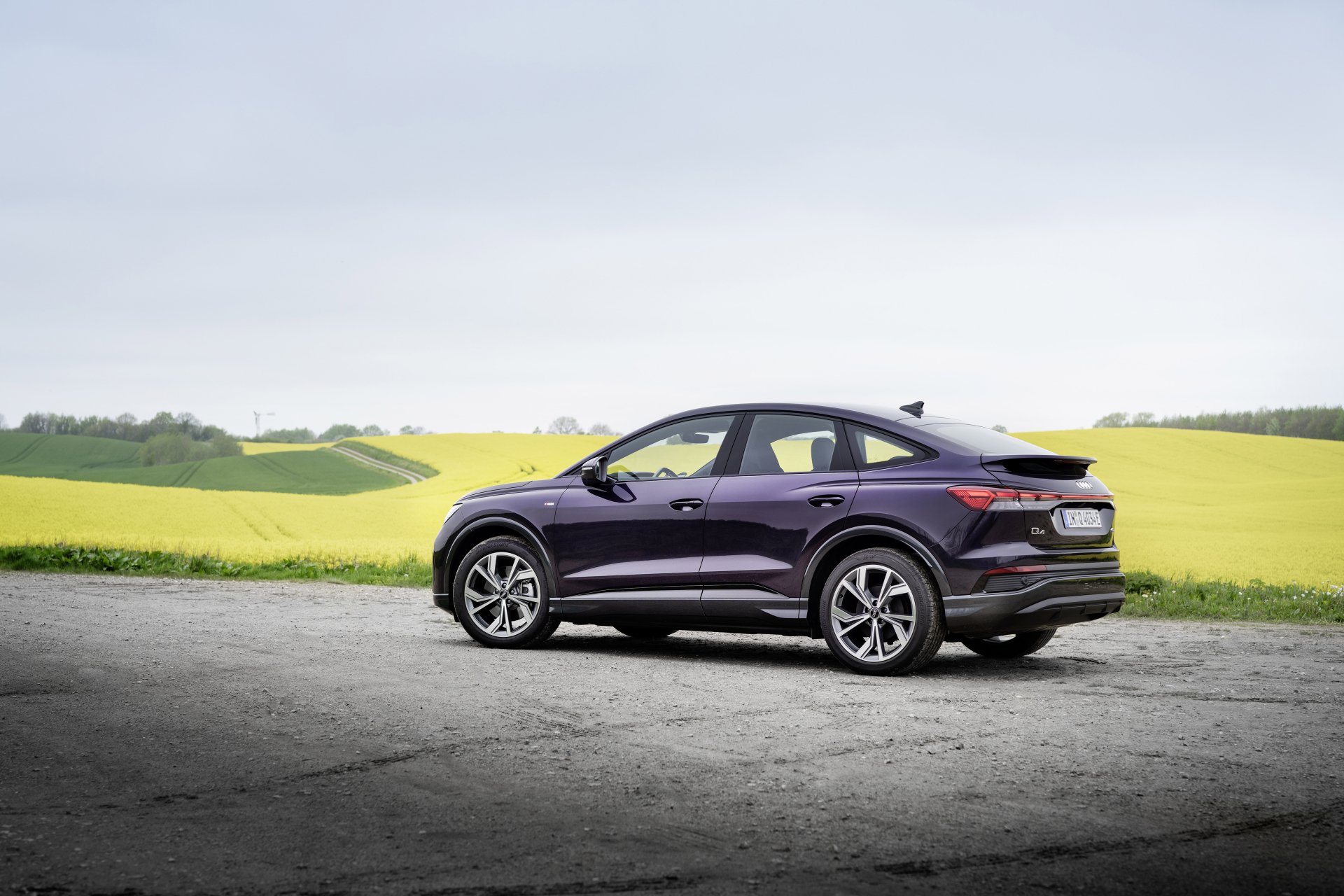 Download Electric Car SUV Vehicle Audi Q4 E-tron 4k Ultra HD Wallpaper