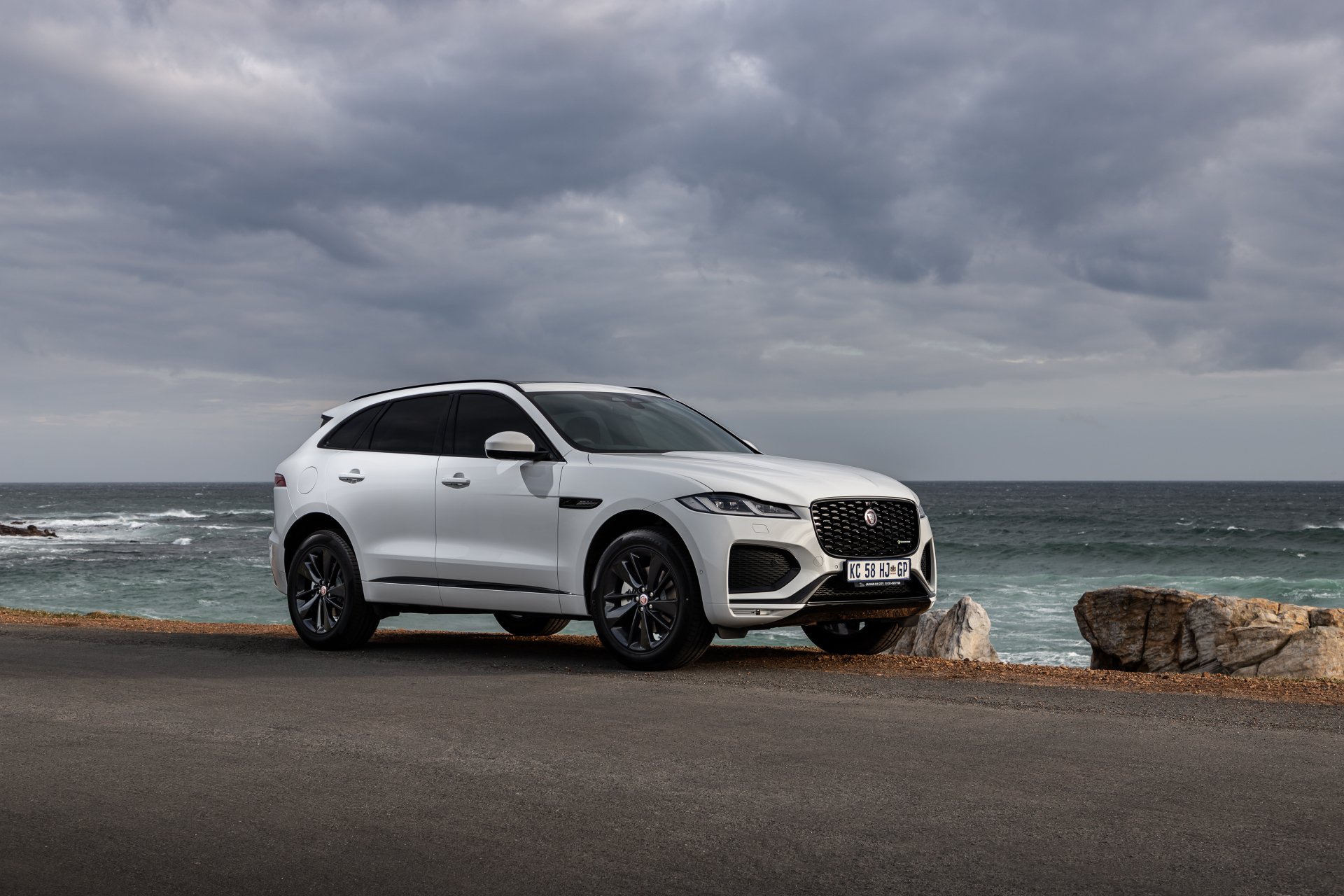 Download SUV Vehicle Jaguar F-PACE 4k Ultra HD Wallpaper, image size:1920x1280