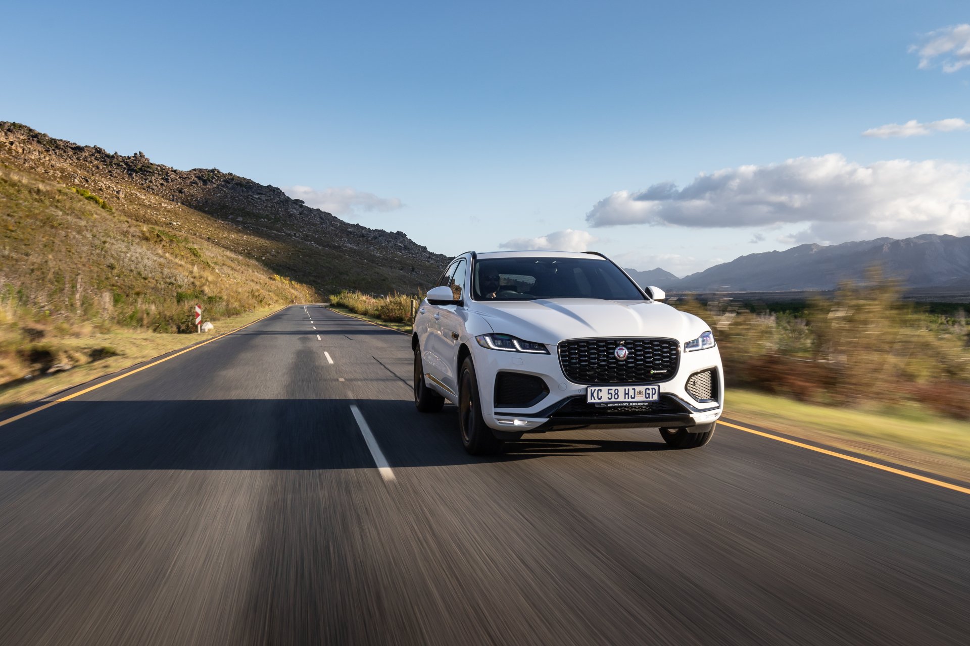 Download SUV Vehicle Jaguar F-PACE 4k Ultra HD Wallpaper